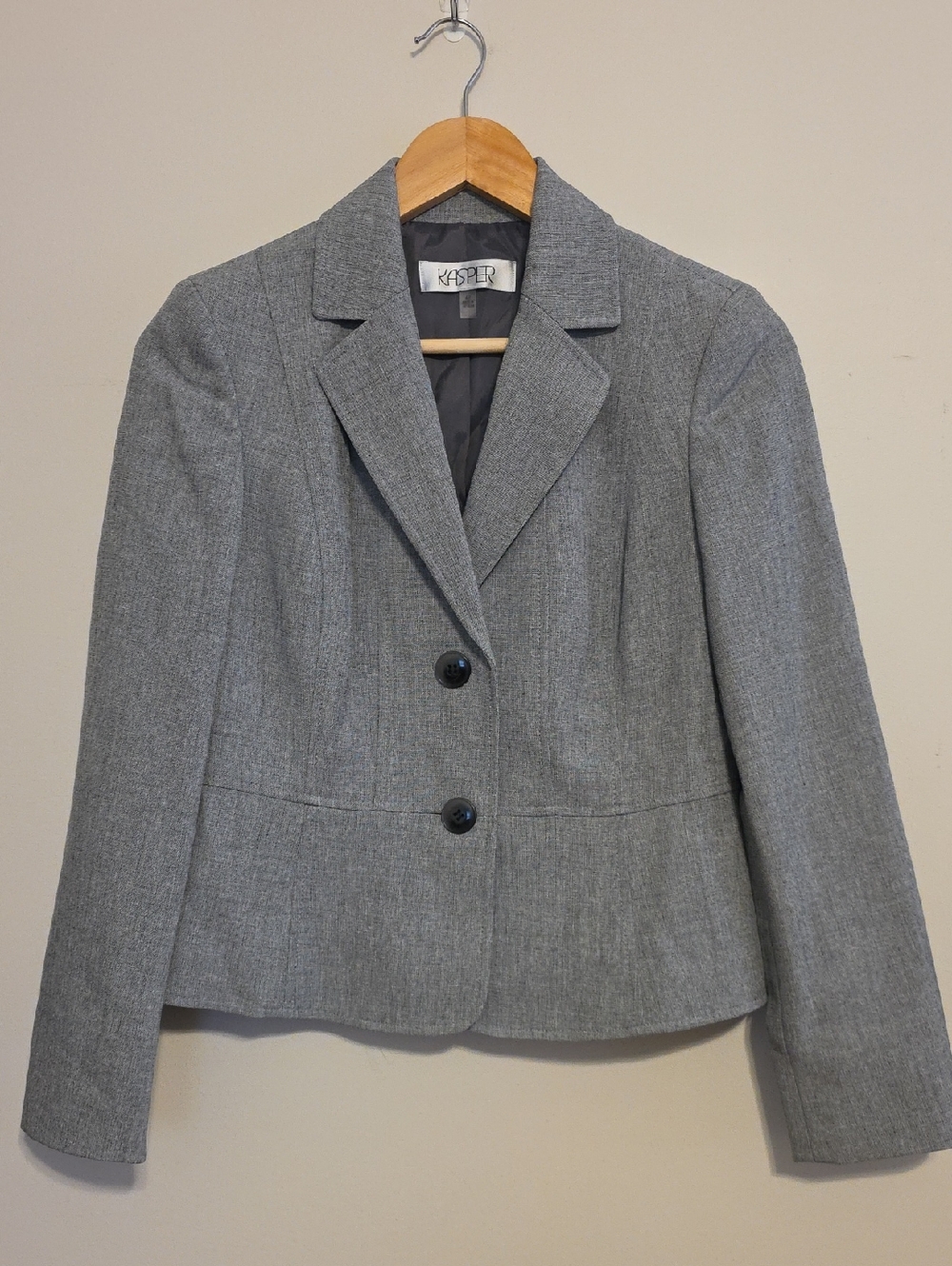 Kasper Gray Women’s Tailored Two-Button Blazer